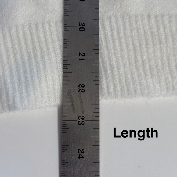 NWOT Women’s Winter Solid White Size Medium Long Sleeve Drop Shoulders Sweater - Picture 7 of 14